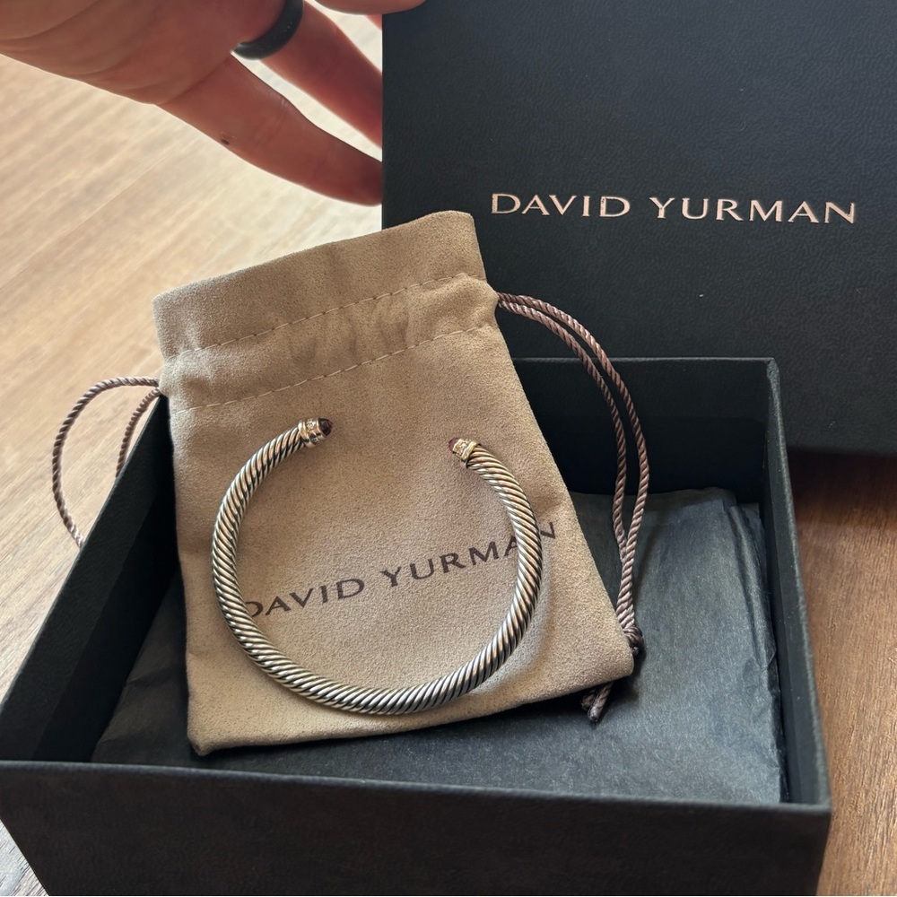 ❤️ David Yurman Classic Cable Bracelet
Sterling Silver Amethyst and Diamonds 5mm